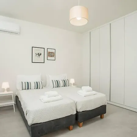 Apartment Cozy In The Heart Of Rhodes Center